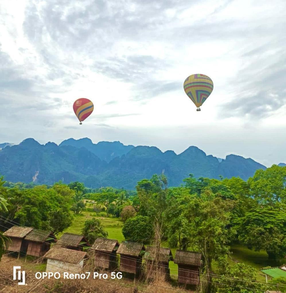 Happy Riverview Hotel Vang Vieng Bagian luar foto