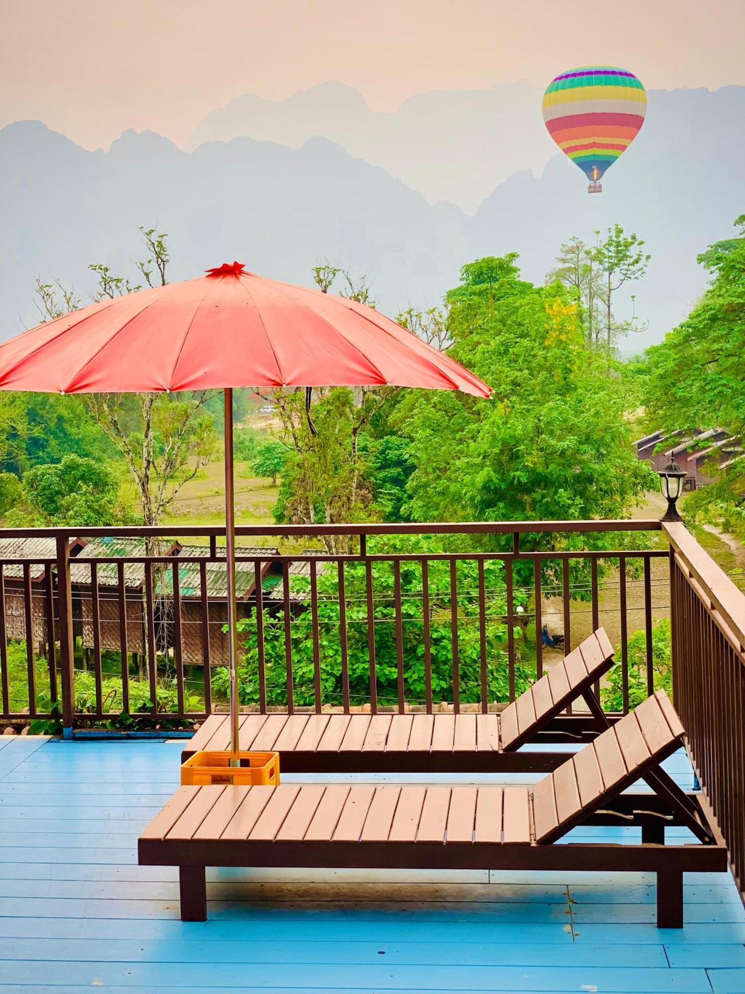 Happy Riverview Hotel Vang Vieng Bagian luar foto