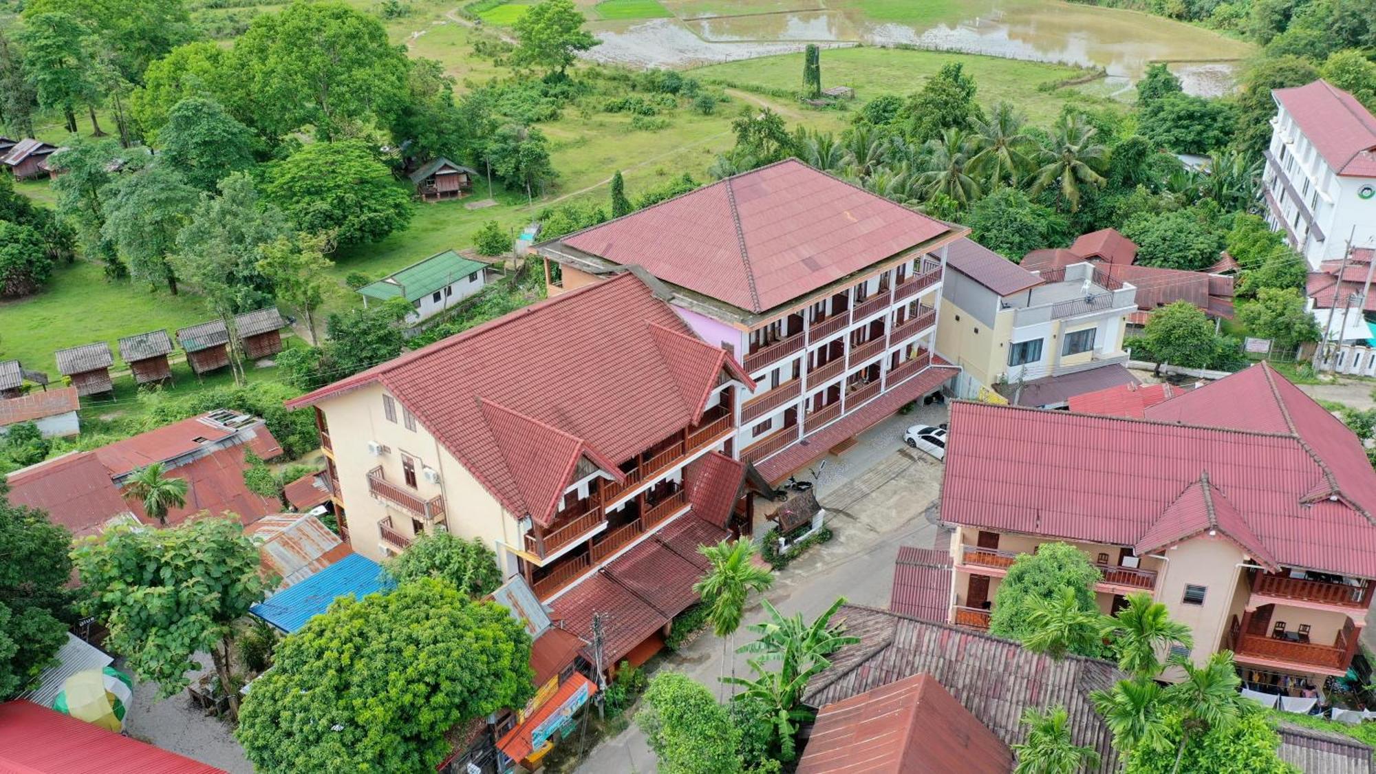 Happy Riverview Hotel Vang Vieng Bagian luar foto